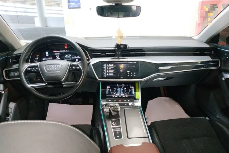 Used Audi A7L 2024 45TFSI S-line Dream-Building Edition Flow Crystal Package
