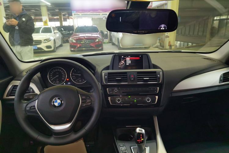 Used BMW 1 Series 2015 118i Leading Model Center Console