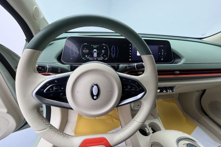 Used ORA Good Cat 2023 401 km Standard Range Luxury Version Lithium Iron Phosphate