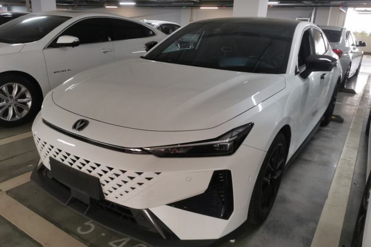 Used CHANGAN UNI-V 2024 1.5T Smart Navigation Version