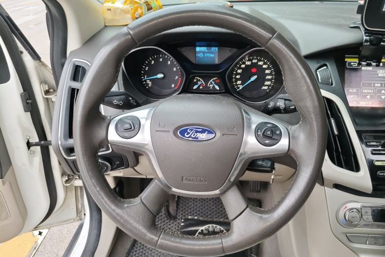 Used Ford Focus 2012 Sedan 1.6L Automatic Fashion Edition