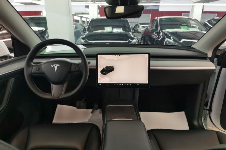 Used Tesla Model Y 2024 Long-Range All-Wheel-Drive Version