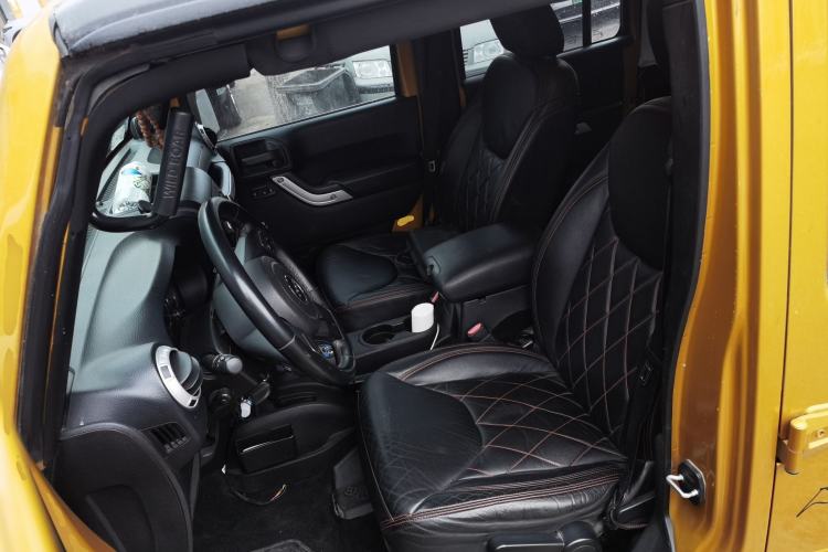 Used Jeep Wrangler 2014 3.0L Sahara Four-Door Edition
