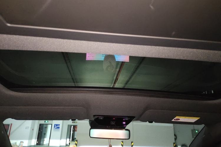 Used Li Auto i6 2025 Model Four-Wheel-Drive Standard Type
