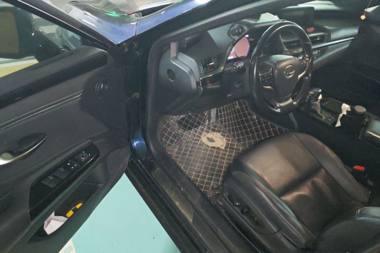 Used Lexus ES 2018 200 Excellence Edition China VI Standard
