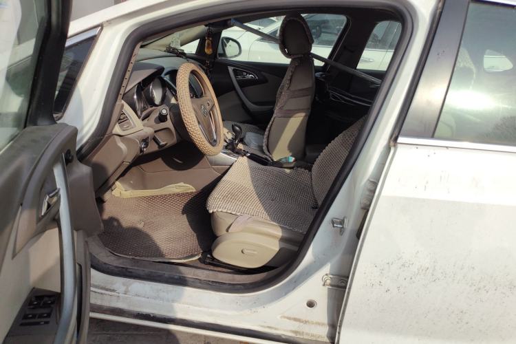 Used Buick GT 2013 GT 1.6L Automatic Fashion Edition Left Front Seat