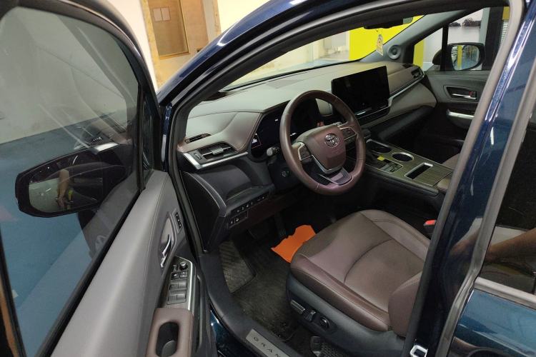 Used Toyota Granvia 2023 2.5L Hybrid Flagship VIP Edition Driver Seat