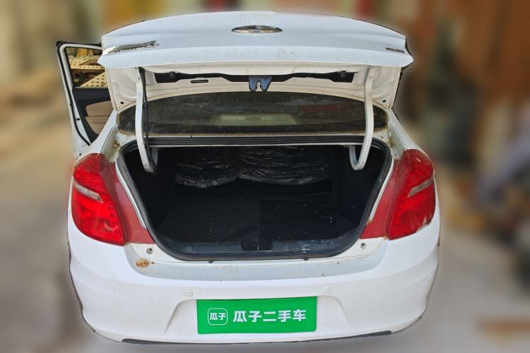 Used Chery E3 2015 1.5L Manual Fashion Model Trunk