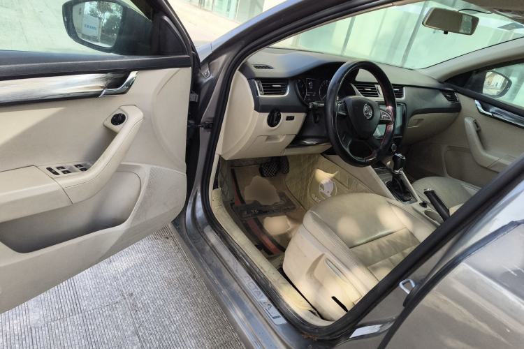 Used Skoda Octavia 2015 1.4TSI DSG Yijun Edition