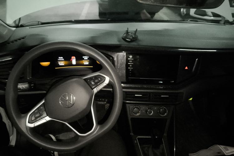 Used Volkswagen Lavida 2023 New Rui 1.5L Automatic New Yi Edition Center Console