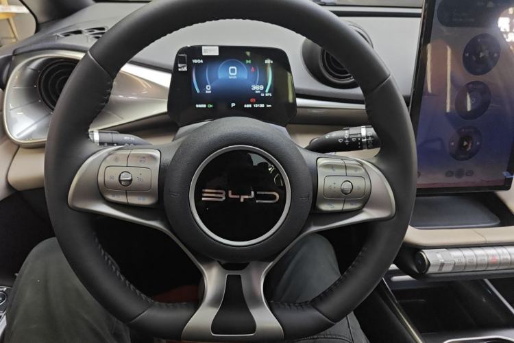 Used BYD Dolphin 2023 420 km Fashion Edition Steering Wheel