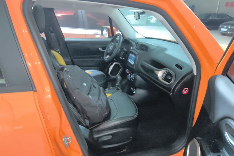 Used Jeep Renegade 2018 Connected Large Screen Version 180T Automatic High-Energy Edition
