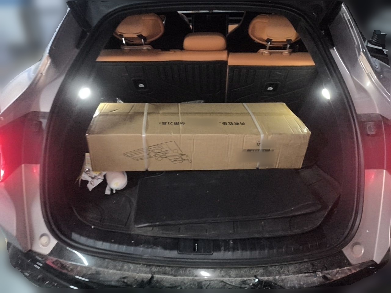 Xiaomi Auto YU7 2025 Ultra-Long Range All-Wheel Drive Pro Version — снимка 19