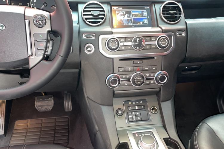 Used Land Rover Discovery 2016 3.0 SC Obsidian Black Heritage Edition SE
