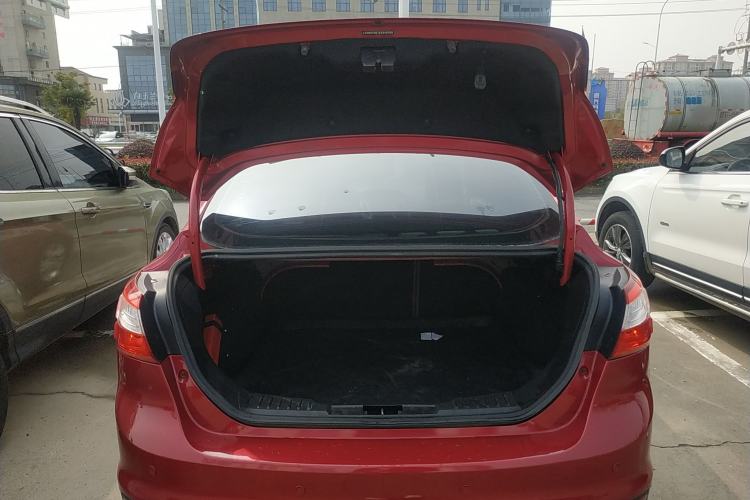 Used Ford Focus 2012 Sedan 1.6L Automatic Comfort Model
