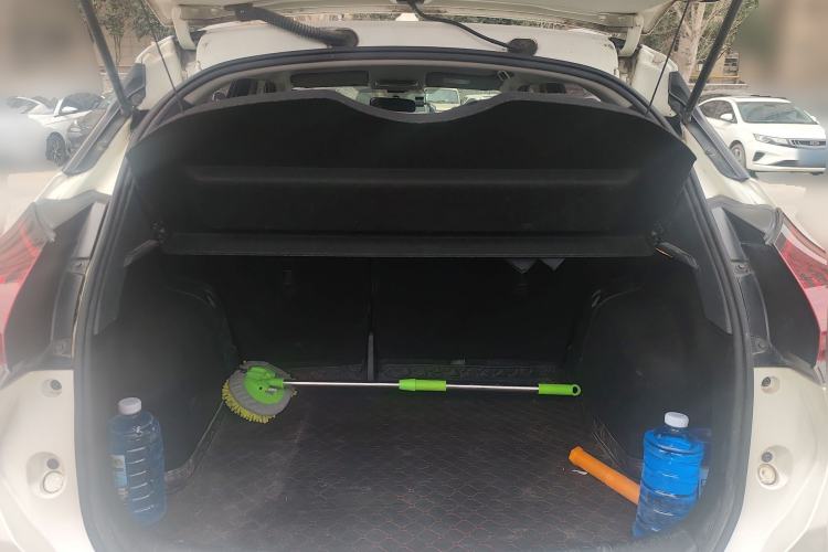 Used Nissan Kicks 2022 1.5L CVT XL Fashion Edition Trunk