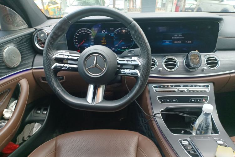 Used Mercedes-Benz E-Class New Energy 2022 Second Facelift E 350 e L Plug-in Hybrid Sports Sedan Steering Wheel