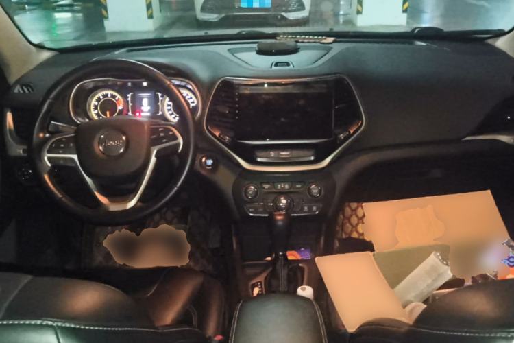 Used Jeep Cherokee 2016 2.4L Leading Edition
