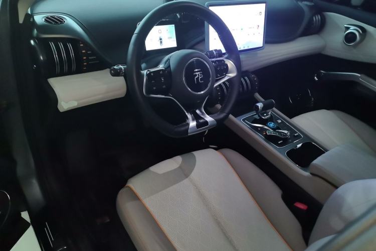 Used BYD Yuan PLUS 2023 Champion Edition 510KM Superior Model Center Console