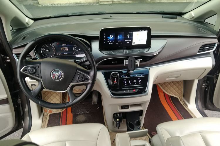 Used Buick GL8 2020 Land Business Class 652T Luxury Model Center Console