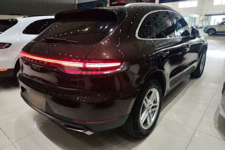 Used Porsche Macan 2018 Macan 2.0T Rear Right 45 Deg