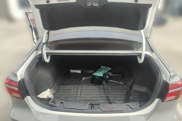 Used Roewe i6 2017 20T Automatic Internet ZhiZun Edition