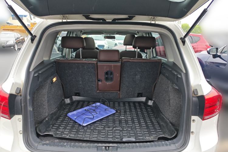 Used Volkswagen Tiguan 2013 2.0 TSI Automatic All-Wheel Drive Luxury Edition Trunk