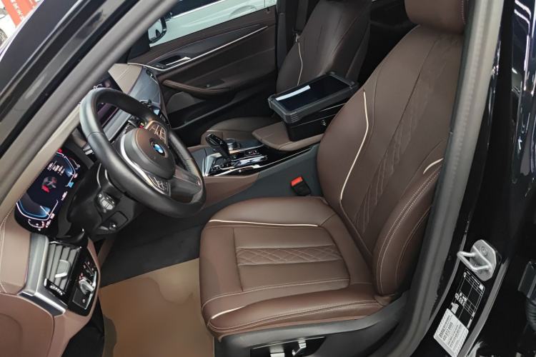 Used BMW 5 Series 2023 530Li Leading Model M Sport Package Left Front Seat