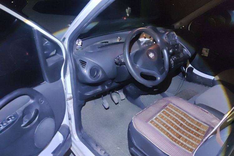 Used Zotye M300 2010 1.6L Gasoline Standard 6-Seater