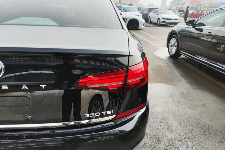 Used Volkswagen Passat 2019 330TSI Luxury Edition China VI Standard