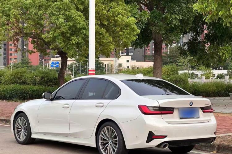 Used BMW 3 Series 2021 320i Sport Package Exterior 4