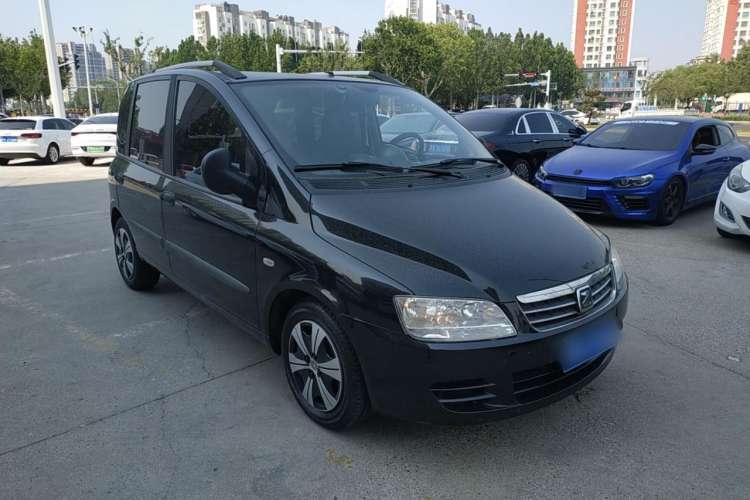 Used Zotye M300 2010 1.6L Gasoline Standard 6-Seater