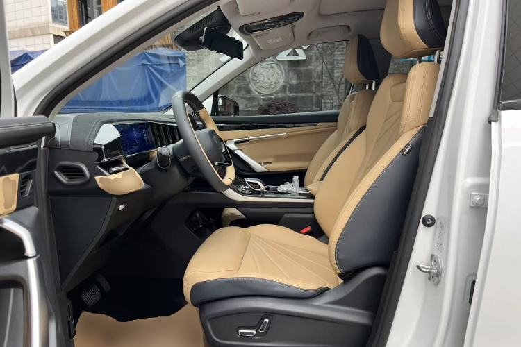 Used Geely Auto FX11 2023 1.5TD DCT Luxury Version Left Front Seat