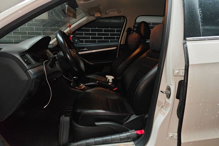 Used Volkswagen Lavida 2017 1.6L Automatic Fashion Edition Left Front Seat