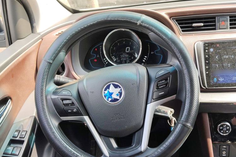 Used Venucia M50V 2017 1.6L XL CVT Luxury Edition
