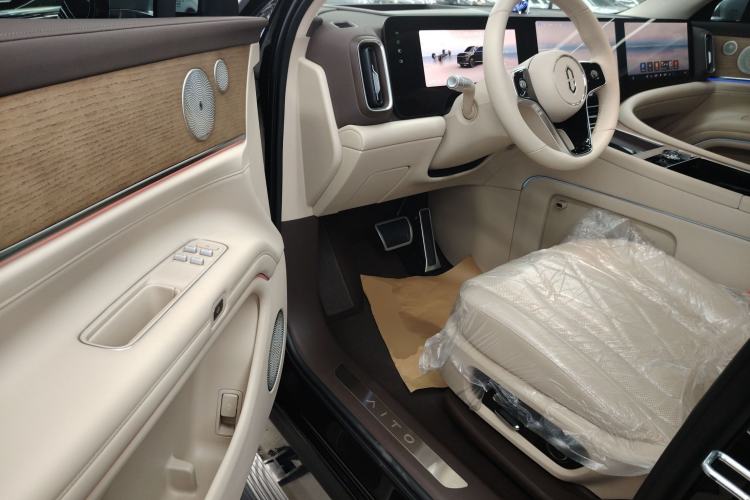 Used Hima AITO M9 2024 Range-Extended Ultra Version 42 kWh 6-Seater Model
