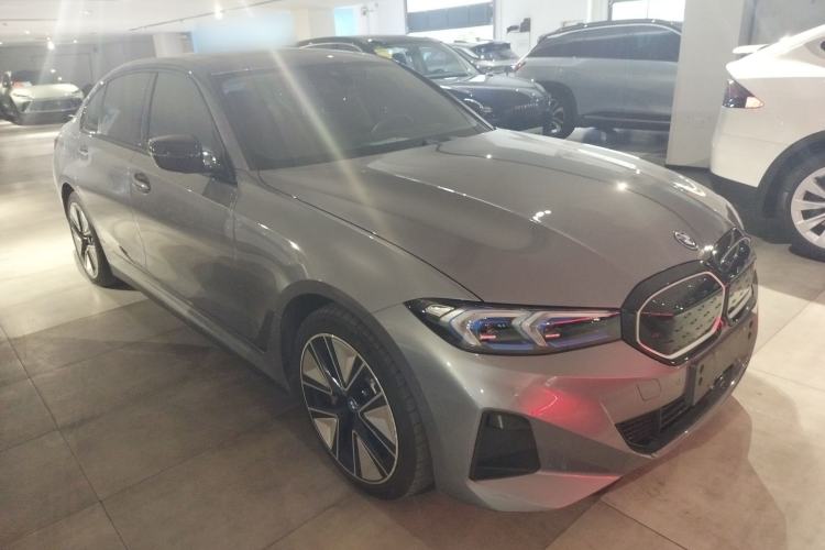 Used BMW i3 2023 eDrive 40 L Midnight Sports Package Front Right 45 Deg