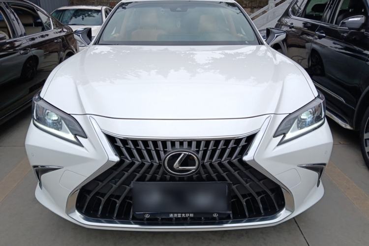 Used Lexus ES 2023 260 Excellence Edition
