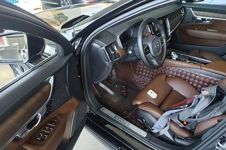 Used Volvo S90 2024 B5 Zhiyuan Luxury Edition
