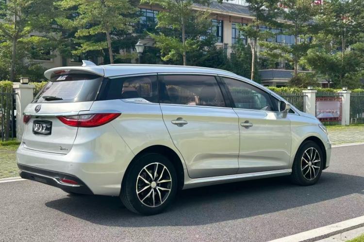 Used BYD Song MAX 2017 1.5T Automatic Smart Connect Elite 7-Seater
