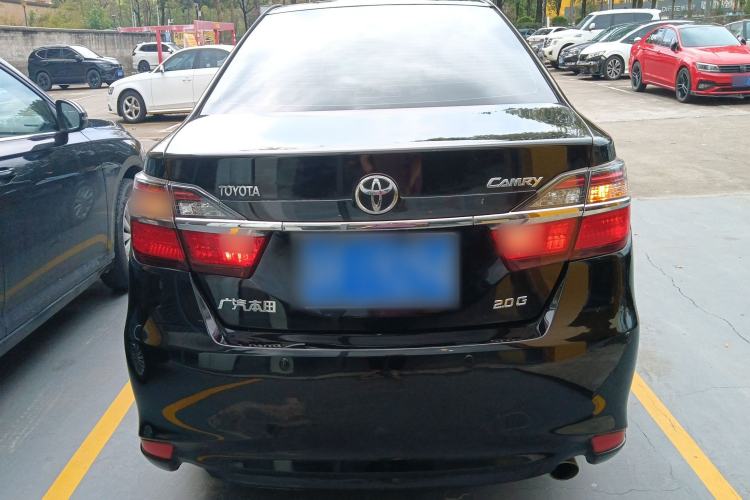 Used Toyota Camry 2016 2.0G 10th Anniversary Leading Edition
