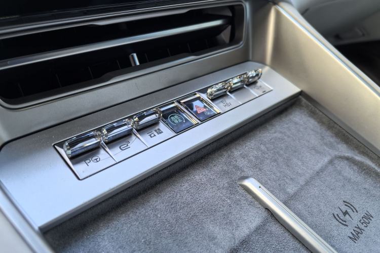 Used Denza Z9 2024 1100 km Four-Wheel Drive Max Version Interior 4