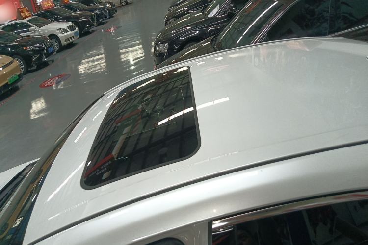 Used Toyota Avalon 2023 Dual-Engine 2.5L Luxury Edition
