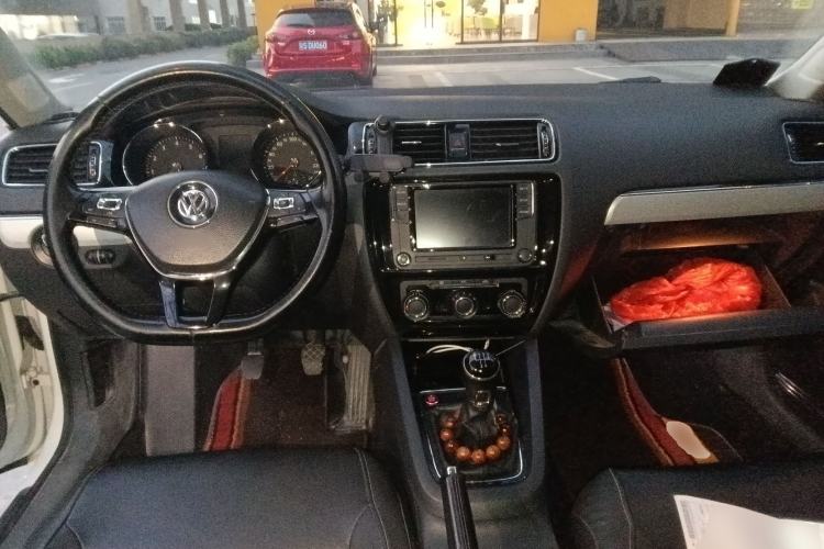 Used Volkswagen Sagitar 2017 230TSI Manual Comfort Model
