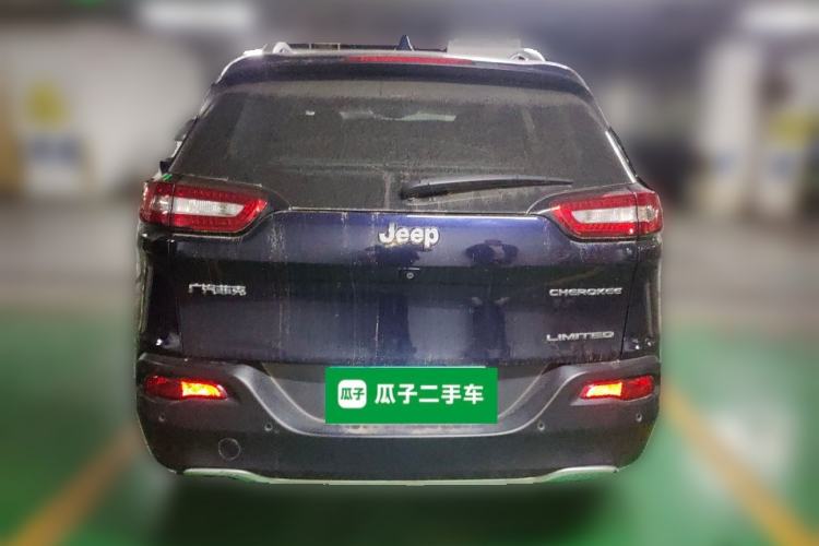 Used Jeep Cherokee 2017 2.0L Superior Edition
