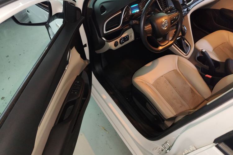 Used Buick GT 2017 15N Automatic Elite Version Driver Seat