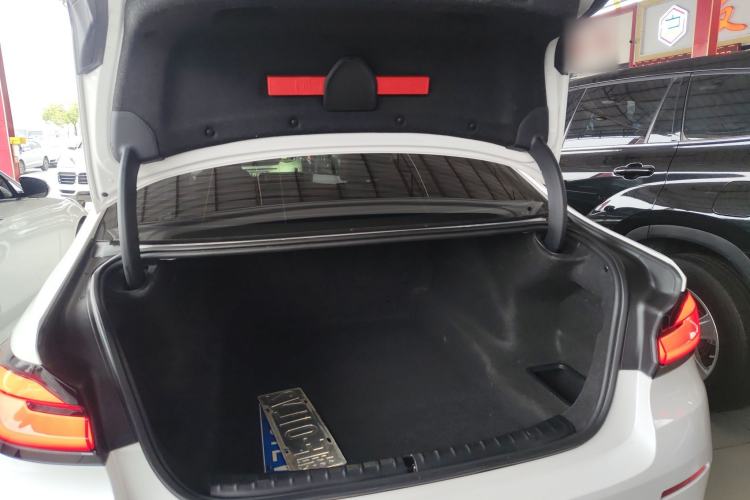 Used BMW 5 Series 2022 Second Facelift 530Li Leading Edition Luxury Package
