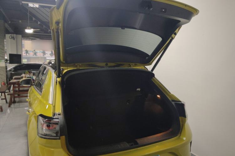 Used Volkswagen T-ROC 2023 300TSI DSG Two-Wheel Drive Starlight Edition