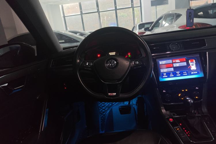 Used Volkswagen Passat 2017 330TSI DSG Luxury Edition
