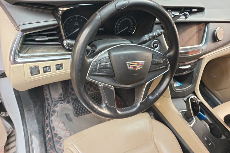 Used Cadillac XT5 2018 25T Luxury Model
